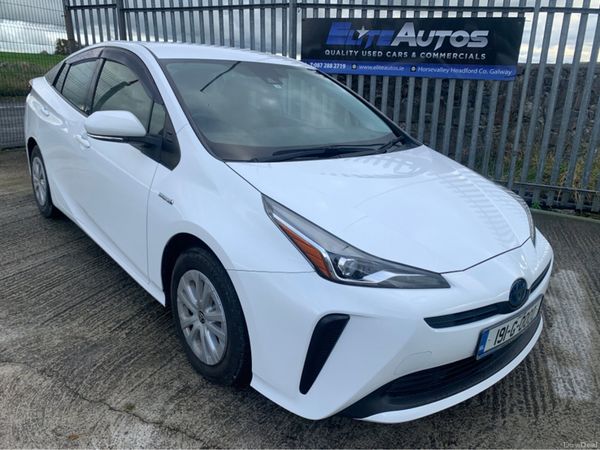 Toyota Prius Hatchback, Petrol Hybrid, 2019, White