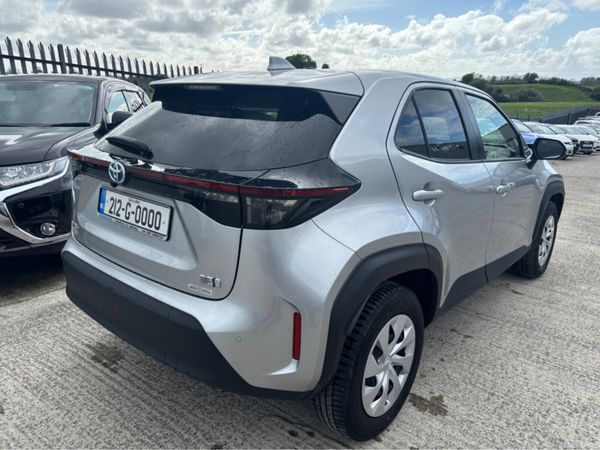 Toyota Yaris Cross Hatchback, Petrol Hybrid, 2021, Silver