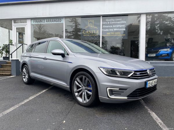 Volkswagen Passat Estate, Petrol Hybrid, 2017, Silver
