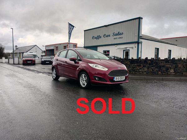 Ford Fiesta Hatchback, Petrol, 2015, Red