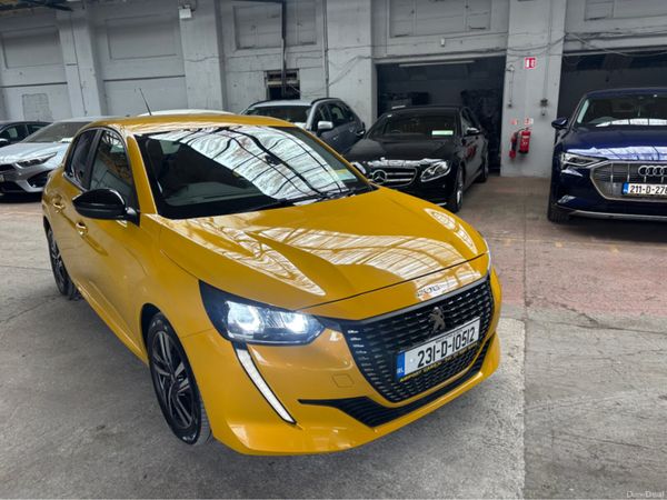 Peugeot 208 Hatchback, Petrol, 2023, Yellow