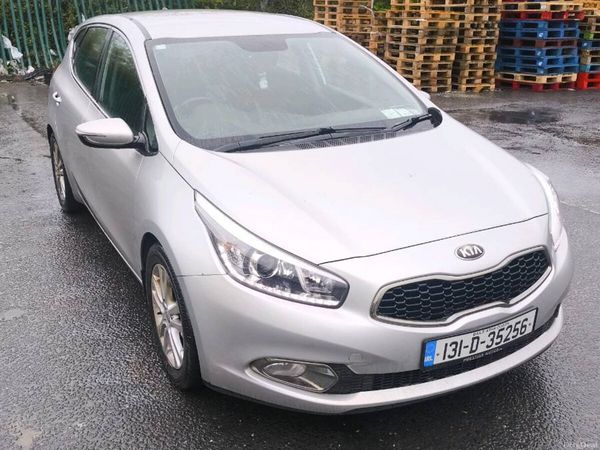 Kia Ceed Hatchback, Diesel, 2013, Silver