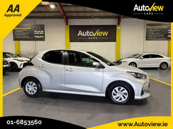 Toyota Yaris Hatchback, Petrol Hybrid, 2021, Silver