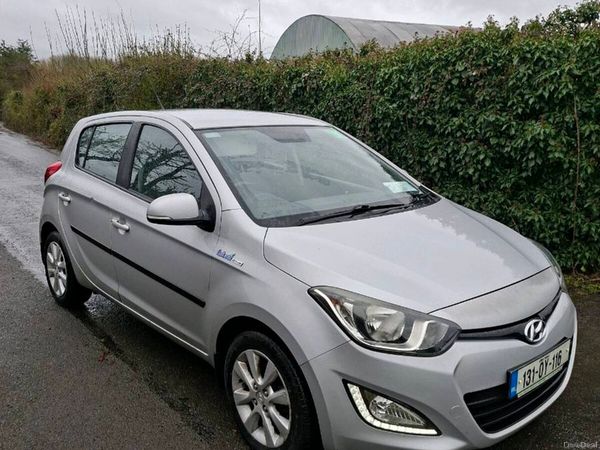 Hyundai i20 Hatchback, Petrol, 2013, Silver