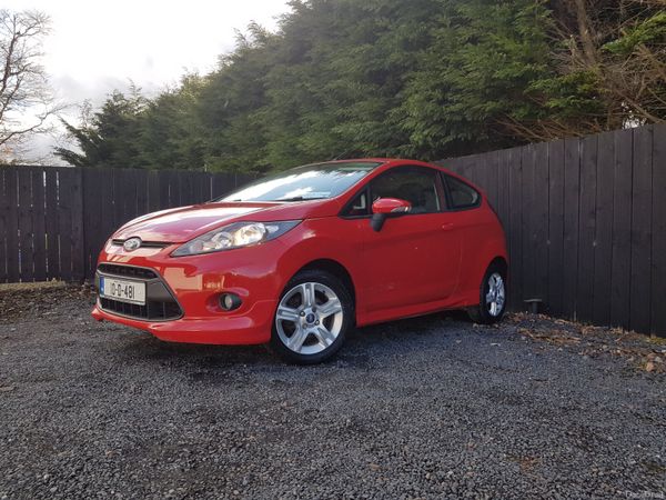 Ford Fiesta Hatchback, Petrol, 2010, Red