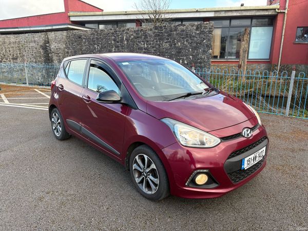 Hyundai i10 Hatchback, Petrol, 2015, Red