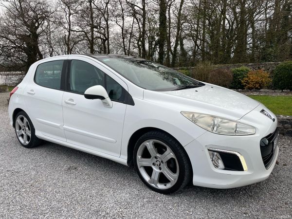 Peugeot 308 Hatchback, Diesel, 2011, White