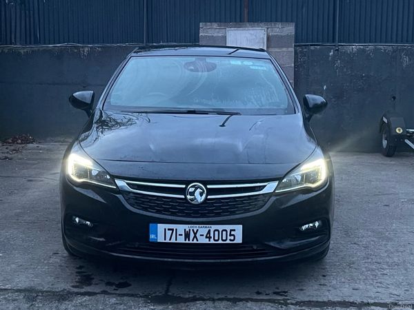 Vauxhall Astra Hatchback, Diesel, 2017, Black