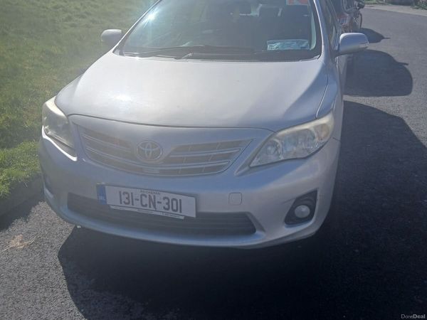 Toyota Corolla Saloon, Diesel, 2013, Silver