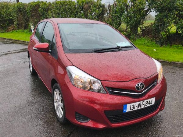 Toyota Yaris Hatchback, Petrol, 2013, Red