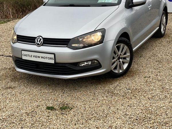 Volkswagen Polo Hatchback, Petrol, 2015, Silver