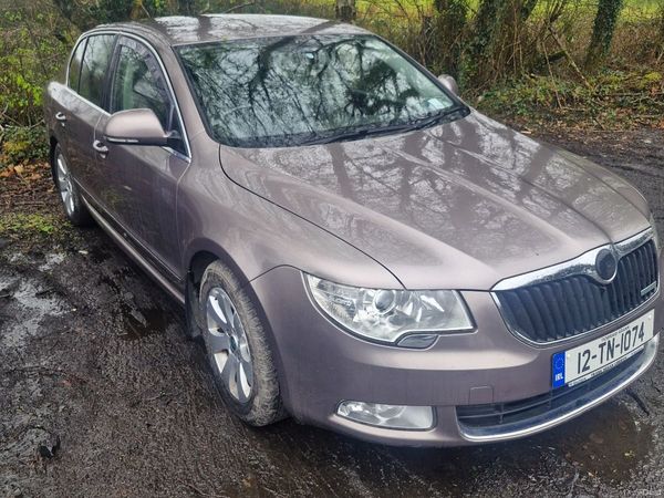 Skoda Superb Saloon, Diesel, 2012, Purple