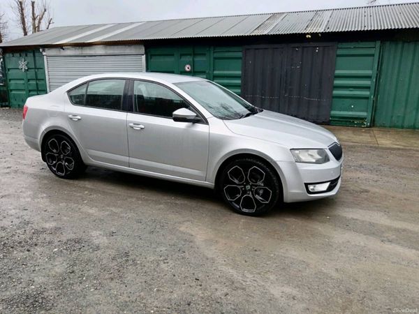 Skoda Octavia Saloon, Diesel, 2016, Silver