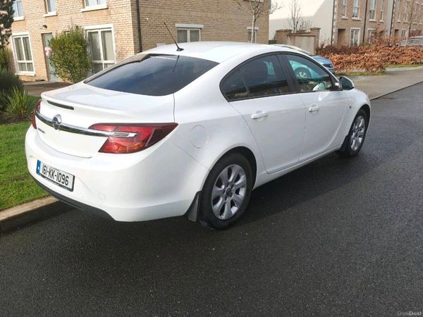 Opel Insignia Saloon, Petrol, 2016, White