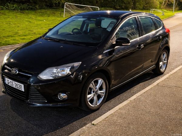 Ford Focus Hatchback, Petrol, 2012, Black