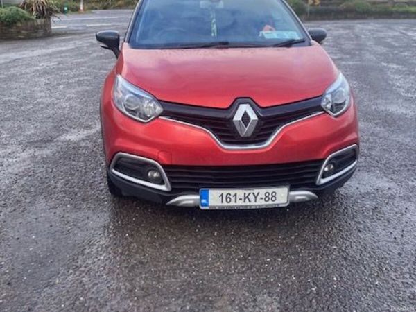 Renault Captur Hatchback, Diesel, 2016, Red