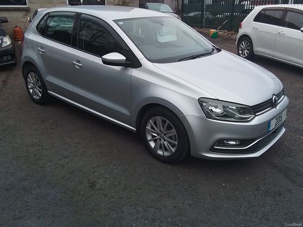 Volkswagen Polo Hatchback, Petrol, 2015, Grey