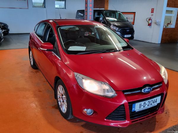 Ford Focus Hatchback, Diesel, 2011, Red