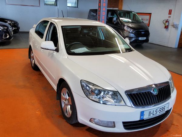 Skoda Octavia Saloon, Diesel, 2011, White