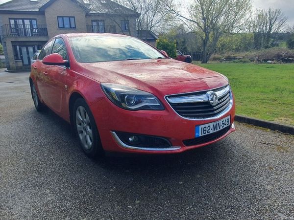 Vauxhall Insignia Hatchback, Diesel, 2016, Red