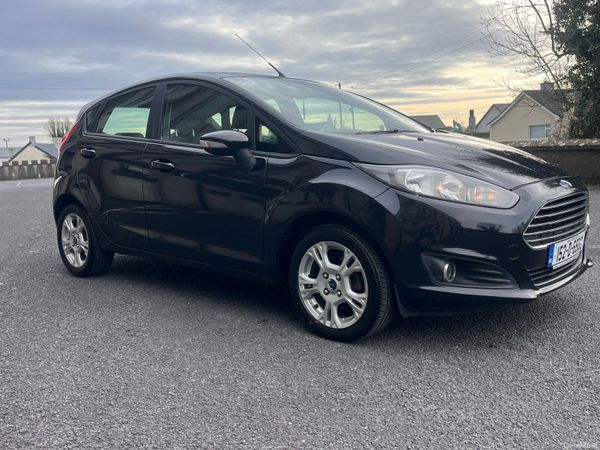Ford Fiesta Hatchback, Petrol, 2015, Black