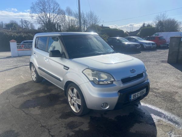 Kia Soul Hatchback, Diesel, 2009, Silver