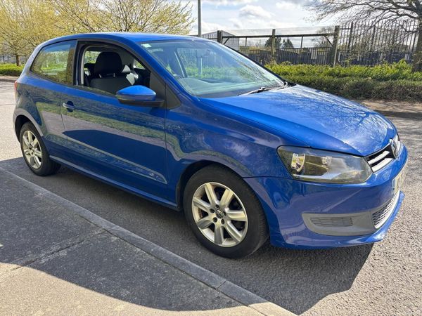 Volkswagen Polo Hatchback, Petrol, 2010, Blue