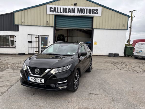 Nissan Qashqai Hatchback, Petrol, 2019, Black