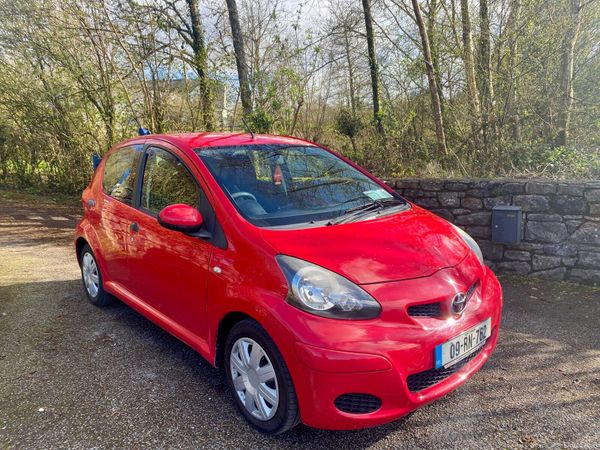 Toyota Aygo Hatchback, Petrol, 2009, Red