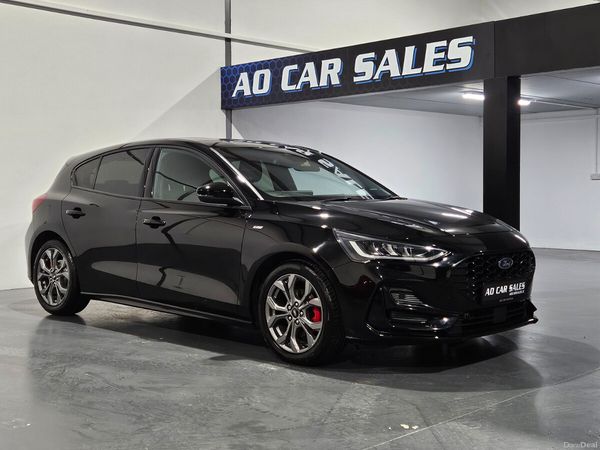 Ford Focus Hatchback, Petrol, 2022, Black