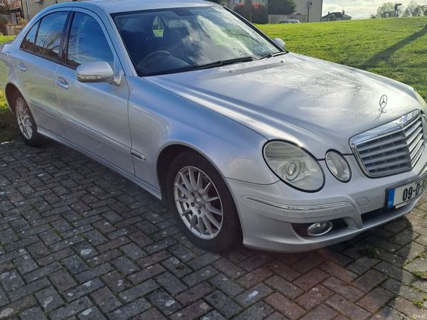 Mercedes-Benz E-Class Saloon, Diesel, 2009, Silver