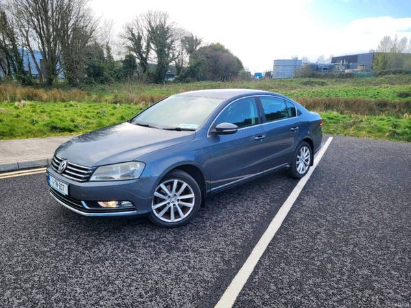 Volkswagen Passat Saloon, Diesel, 2011, Grey