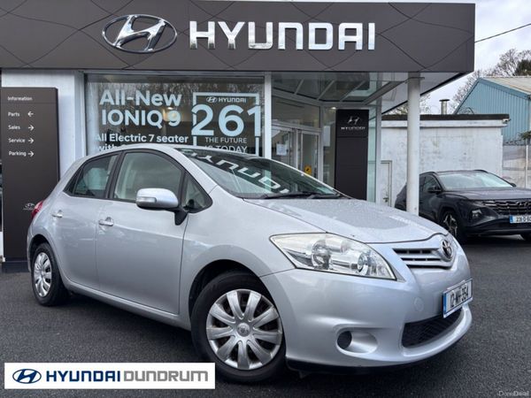 Toyota Auris Hatchback, Diesel, 2012, Silver