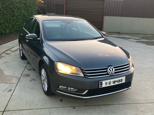 Volkswagen Passat Saloon, Diesel, 2011, Grey
