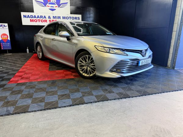 Toyota Camry Saloon, Petrol Hybrid, 2018, Silver