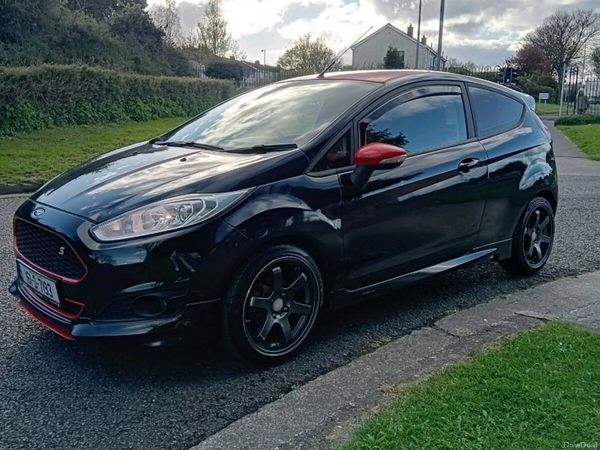 Ford Fiesta Hatchback, Petrol, 2016, Black