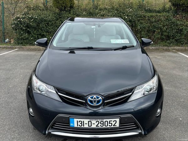 Toyota Auris Hatchback, Petrol Hybrid, 2013, Grey