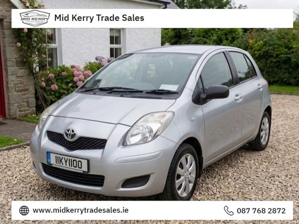 Toyota Yaris Hatchback, Petrol, 2011, Silver