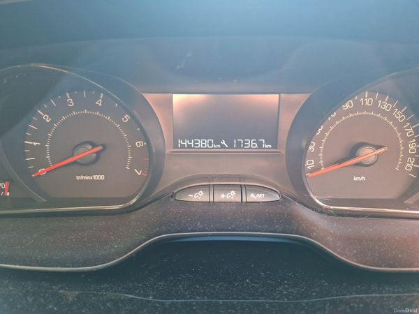 Peugeot 208 Hatchback, Petrol, 2013, Grey