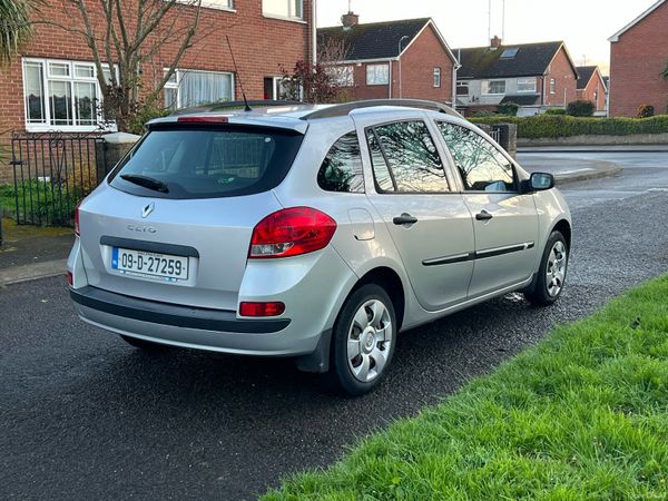Renault Clio Estate, Petrol, 2009, Silver