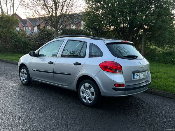 Renault Clio Estate, Petrol, 2009, Silver