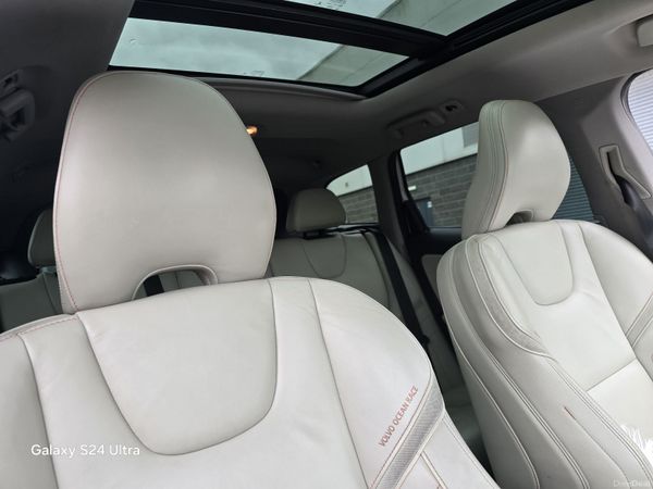 Volvo XC60 SUV, Diesel, 2015, White