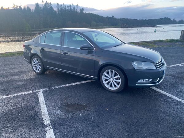 Volkswagen Passat Saloon, Diesel, 2011, Grey