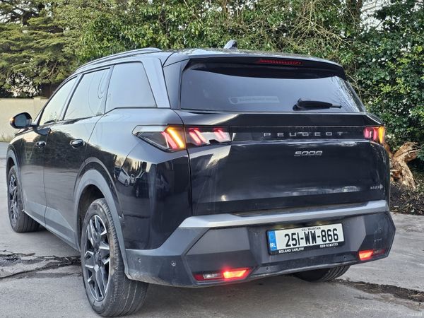 Peugeot 5008 MPV, Petrol, 2025, Black
