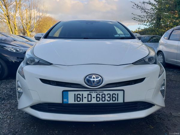 Toyota Prius Hatchback, Petrol Hybrid, 2016, White