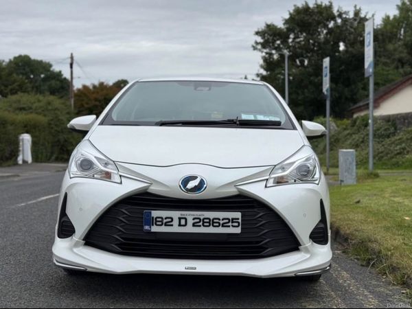 Toyota Vitz Hatchback, Petrol Hybrid, 2018, White