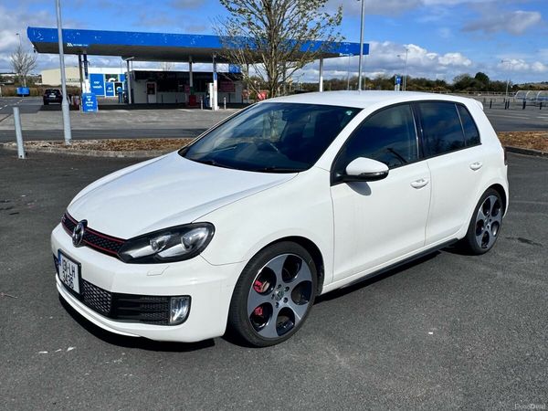 Volkswagen Golf Hatchback, Petrol, 2013, White