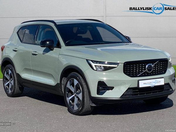 Volvo XC40 SUV, Petrol Hybrid, 2025, Green