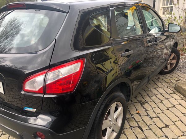 Nissan Qashqai Hatchback, Diesel, 2011, Black