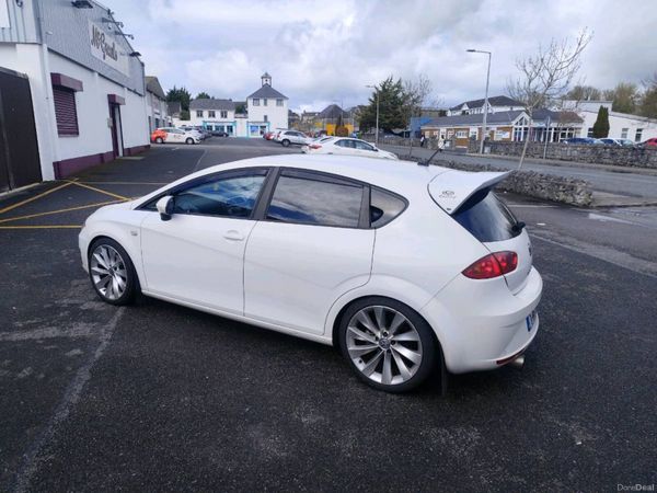 SEAT Leon Hatchback, Diesel, 2011, White